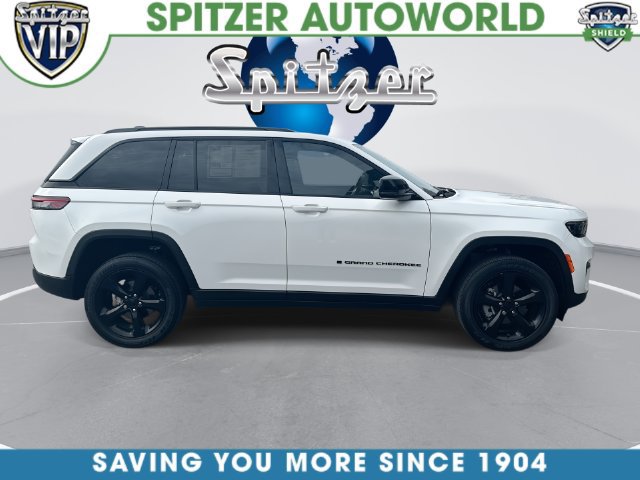 Used 2023 Jeep Grand Cherokee Altitude AWD/4WD image 10