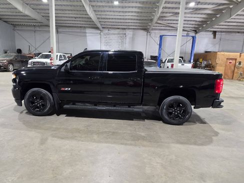 Used 2018 Chevrolet Silverado 1500 LTZ Z71 w/ LTZ Plus Package AWD/4WD image 6