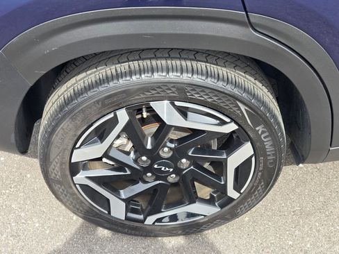 Used 2024 Kia Seltos SX w/ SX Sunroof Package image 9