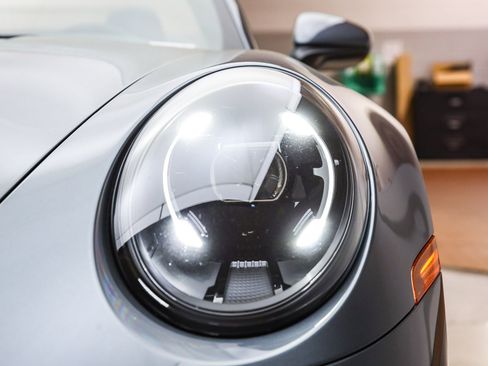 Used 2025 Porsche 911 Carrera image 11