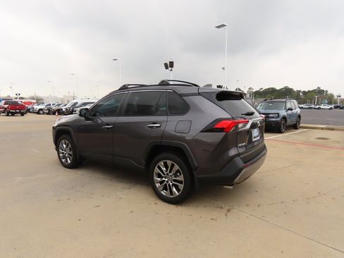Used 2023 Toyota RAV4 Limited image 17