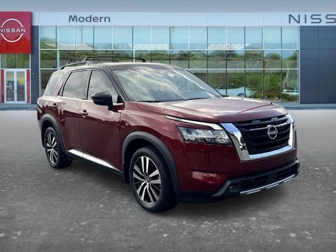 Certified 2023 Nissan Pathfinder Platinum AWD/4WD image 3