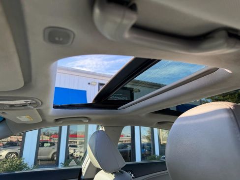 Used 2012 Kia Optima EX w/ Premium Pkg image 18