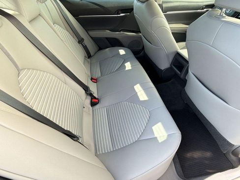 Used 2019 Toyota Camry SE FWD image 32