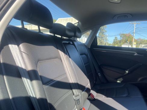 Used 2018 Volkswagen Passat 2.0T SE image 26