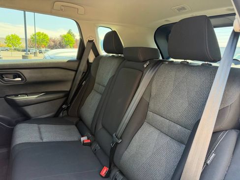 Used 2024 Nissan Rogue SV AWD/4WD image 31