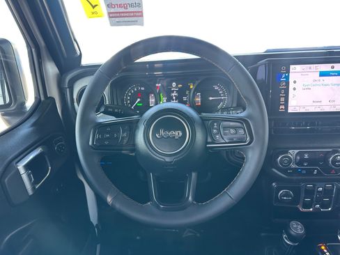 Used 2024 Jeep Wrangler Unlimited AWD/4WD image 12