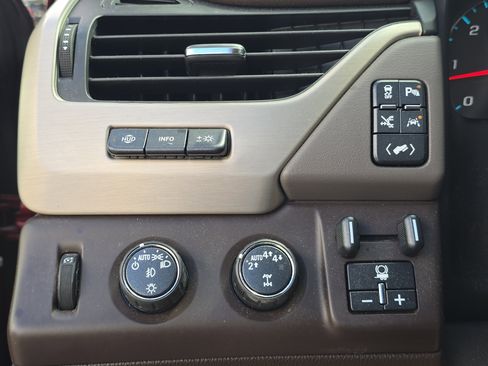 Used 2019 GMC Yukon Denali w/ Denali Ultimate Package image 30