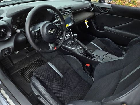 Used 2024 Toyota GR86 Premium RWD image 11