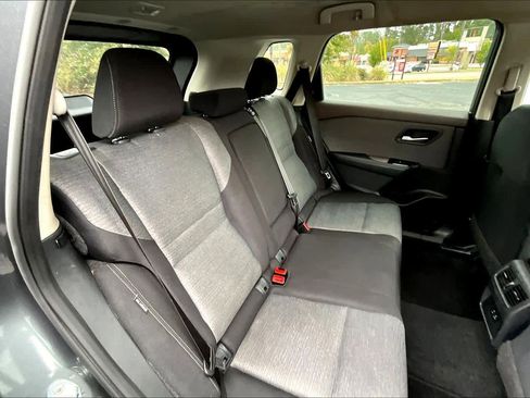 Used 2023 Nissan Rogue SV image 19