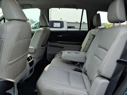 Used 2016 Honda Pilot Touring image 9