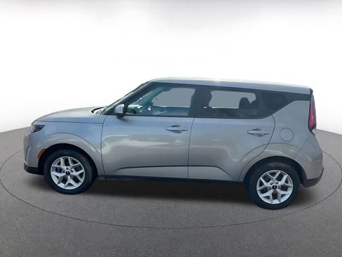 Used 2025 Kia Soul LX w/ LX Technology Package image 8