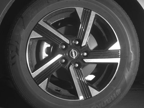 Used 2025 Nissan Sentra SV image 12