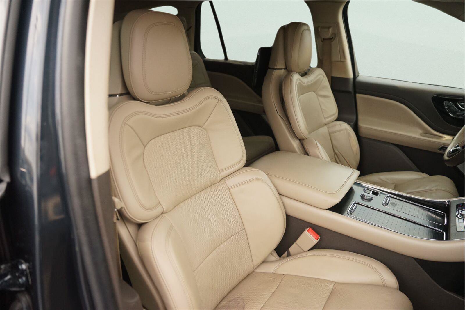 Used 2022 Lincoln Aviator Grand Touring w/ Equipment Group 301A AWD/4WD image 22