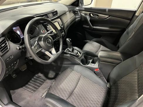 Used 2019 Nissan Rogue SV AWD/4WD image 16