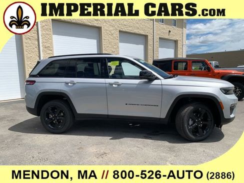 New 2025 Jeep Grand Cherokee Limited w/ Black Appearance Package image 16