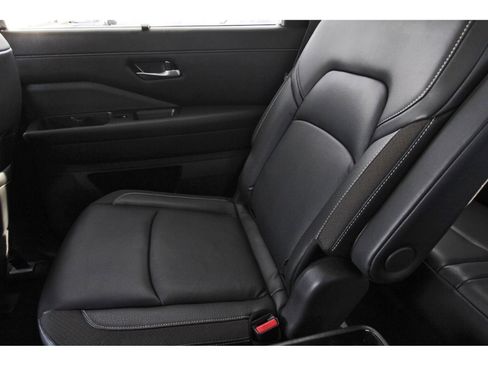 Used 2024 Nissan Pathfinder SL w/ SL Premium Package image 15