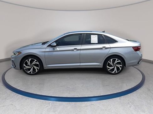 Used 2025 Volkswagen Jetta SEL FWD image 8