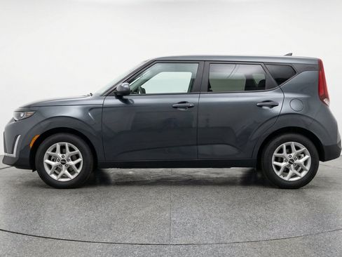 Used 2025 Kia Soul LX w/ LX Technology Package FWD image 5