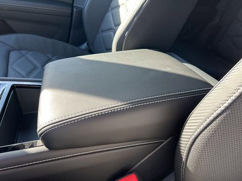 New 2026 Volkswagen Atlas Cross Sport SE image 32