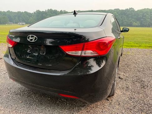 Used 2013 Hyundai Elantra GLS w/ Preferred Pkg FWD image 4