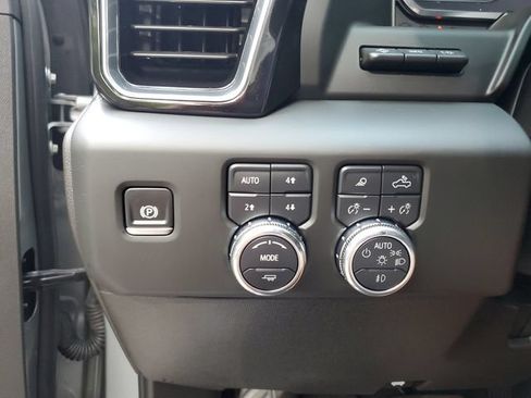 Used 2025 GMC Sierra 2500 Denali w/ Denali Reserve Package AWD/4WD image 30