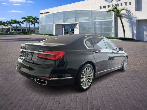 Used 2018 BMW 740i image 7