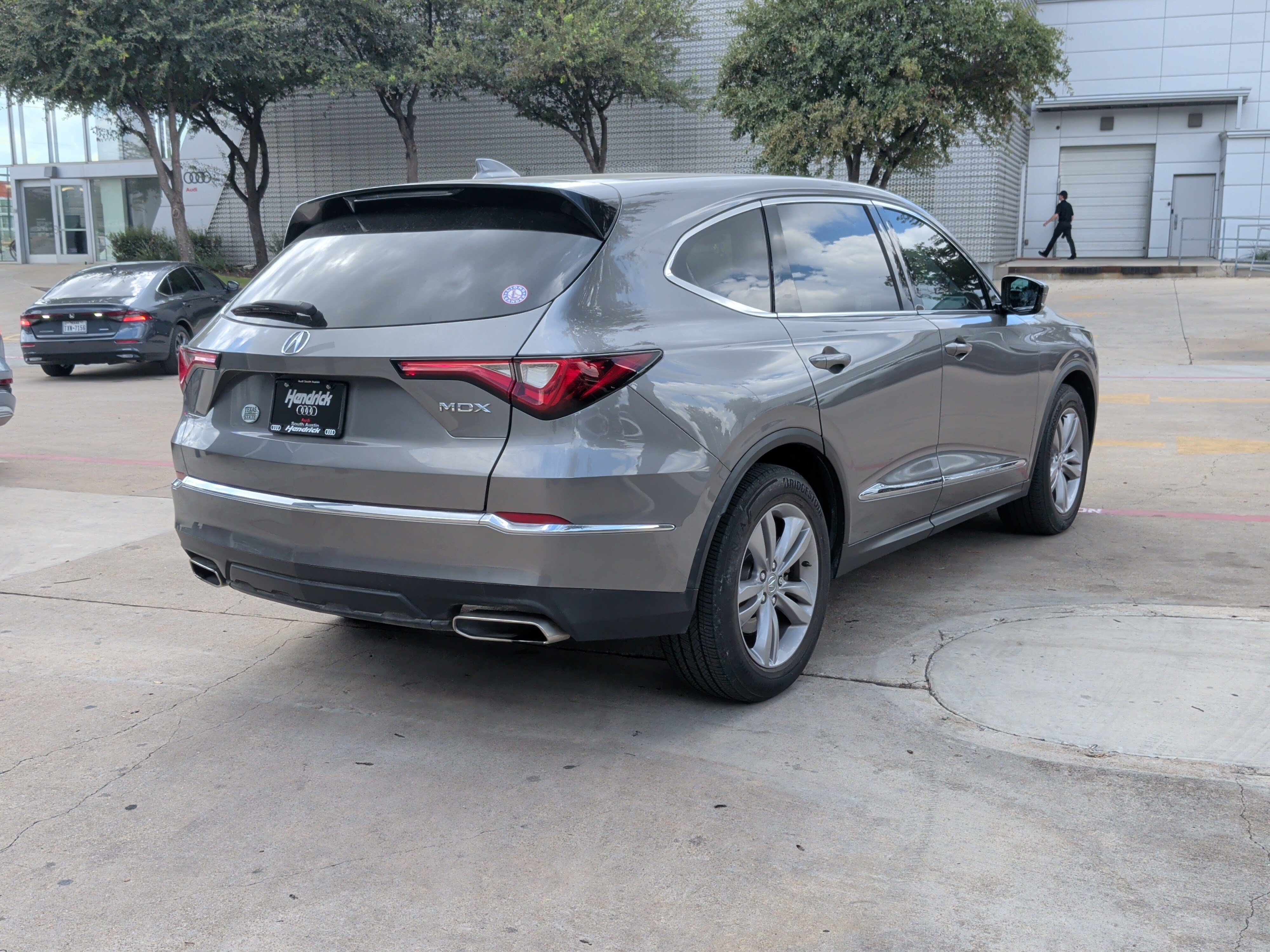 Used 2024 Acura MDX FWD image 8