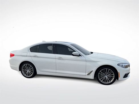 Used 2018 BMW 530i xDrive w/ Premium Package image 2