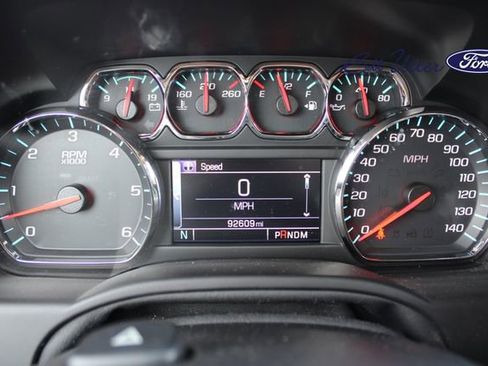 Used 2016 Chevrolet Suburban LT image 28