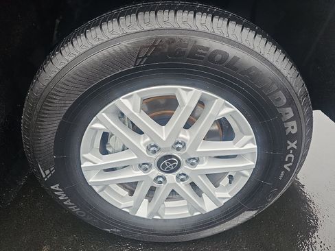 Used 2024 Toyota Tundra SR5 w/ SR5 Premium Package AWD/4WD image 30