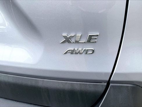 Used 2023 Toyota RAV4 XLE Premium AWD/4WD image 8