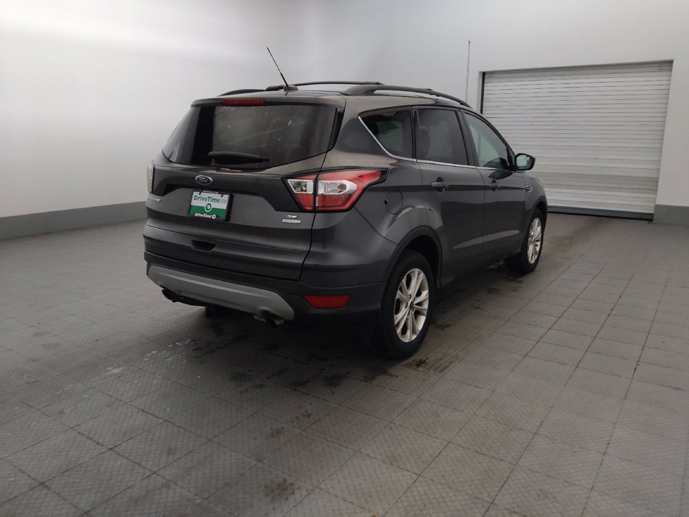 Used 2018 Ford Escape SE FWD image 9