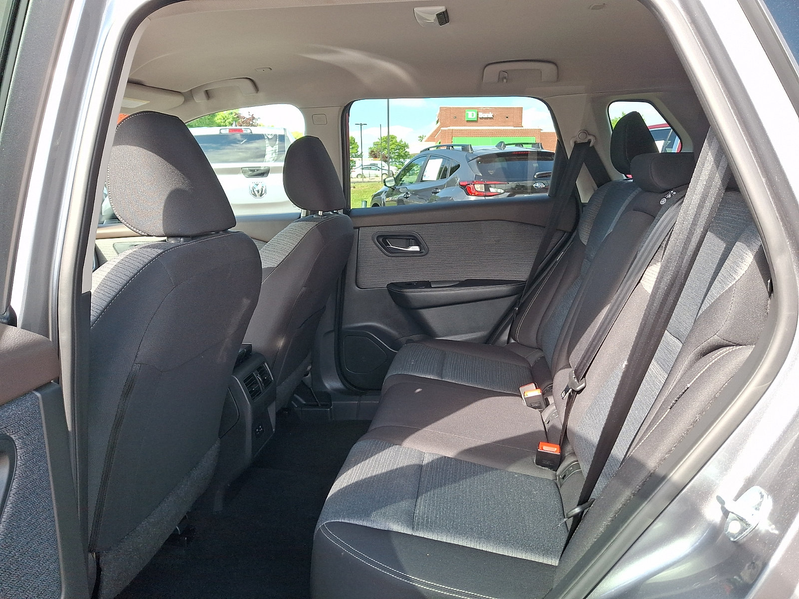 Used 2023 Nissan Rogue SV AWD/4WD image 10