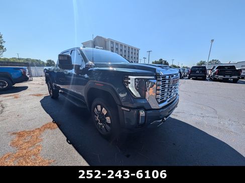 Used 2024 GMC Sierra 2500 Denali w/ Denali Reserve Package AWD/4WD image 4