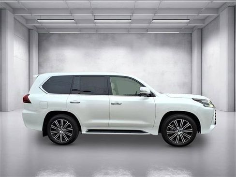 Used 2020 Lexus LX 570 4WD w/ 3rd Row & Luxury Pkg image 2
