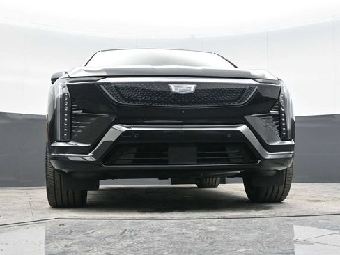 New 2025 Cadillac Optiq Sport 2 w/ LPO, ONYX Package image 36
