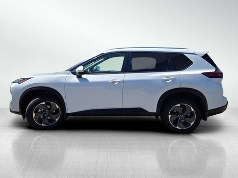 Used 2024 Nissan Rogue SV w/ SV Premium Package FWD image 10