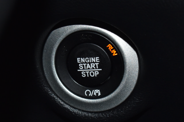 Certified 2025 Chrysler Pacifica Select FWD image 12