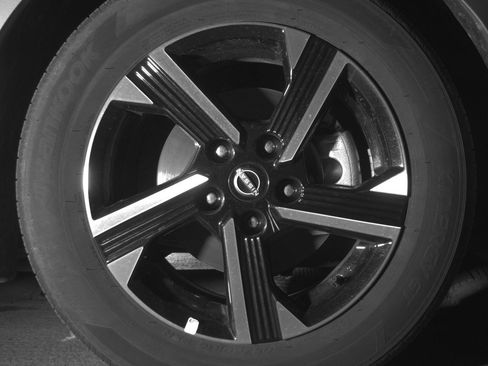Used 2025 Nissan Sentra SV FWD image 13