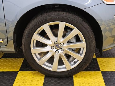 Used 2017 Volvo XC60 T5 Inscription w/ Advanced Package image 9