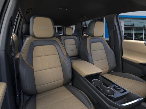 New 2025 Chevrolet Equinox ACTIV w/ Safety and Technology Package image 57