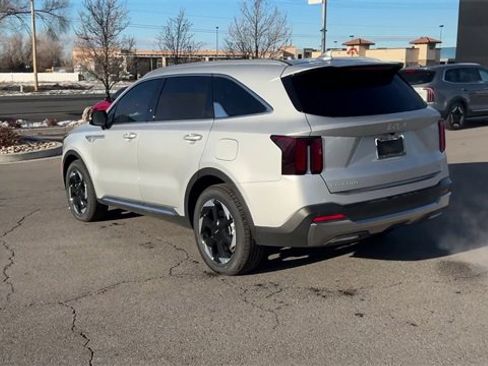 Certified 2025 Kia Sorento EX w/ EX Panoramic Sunroof Package image 5