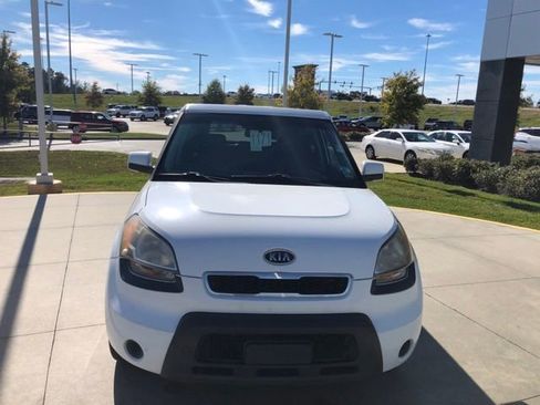Used 2010 Kia Soul + image 8
