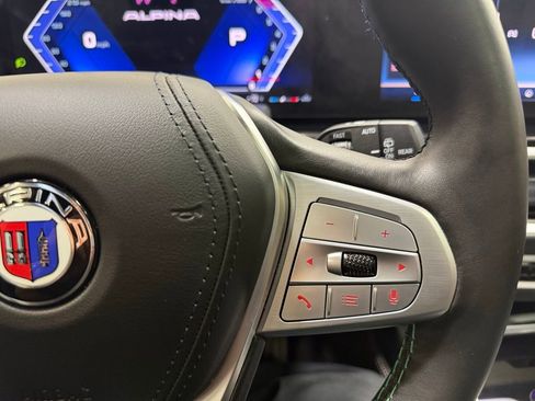 Used 2025 BMW ALPINA XB7 image 41