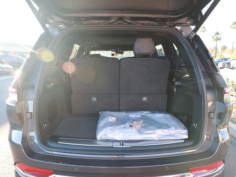 New 2025 Jeep Grand Cherokee L Overland image 31