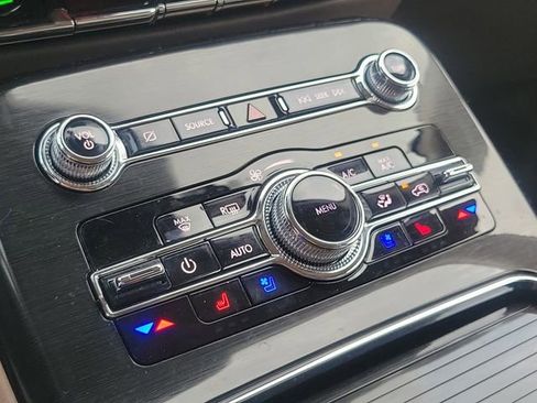 Used 2022 Lincoln Nautilus Reserve w/ Luxury Package image 18