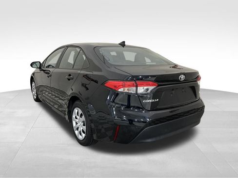 Used 2023 Toyota Corolla LE image 3