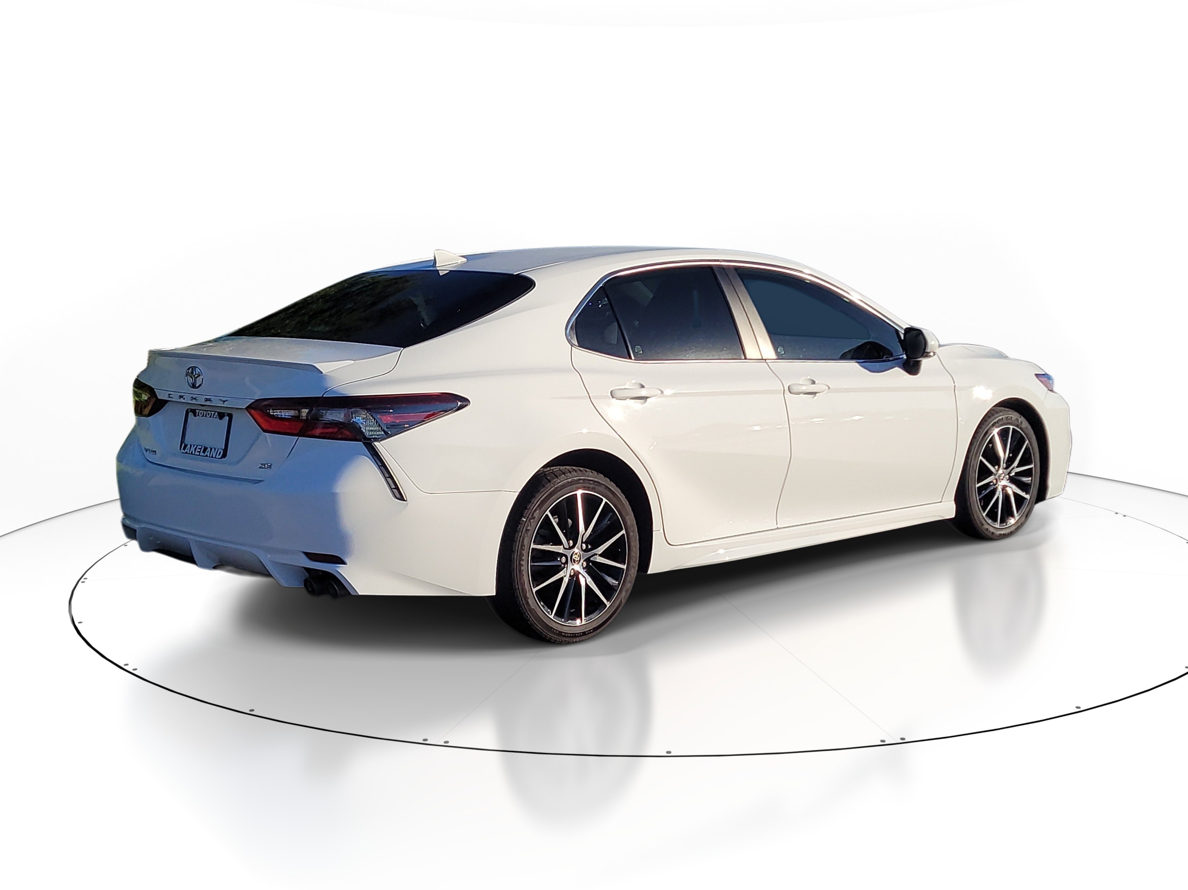 Used 2023 Toyota Camry SE FWD image 7
