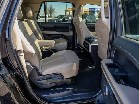 Used 2024 Ford Expedition Max Limited image 19